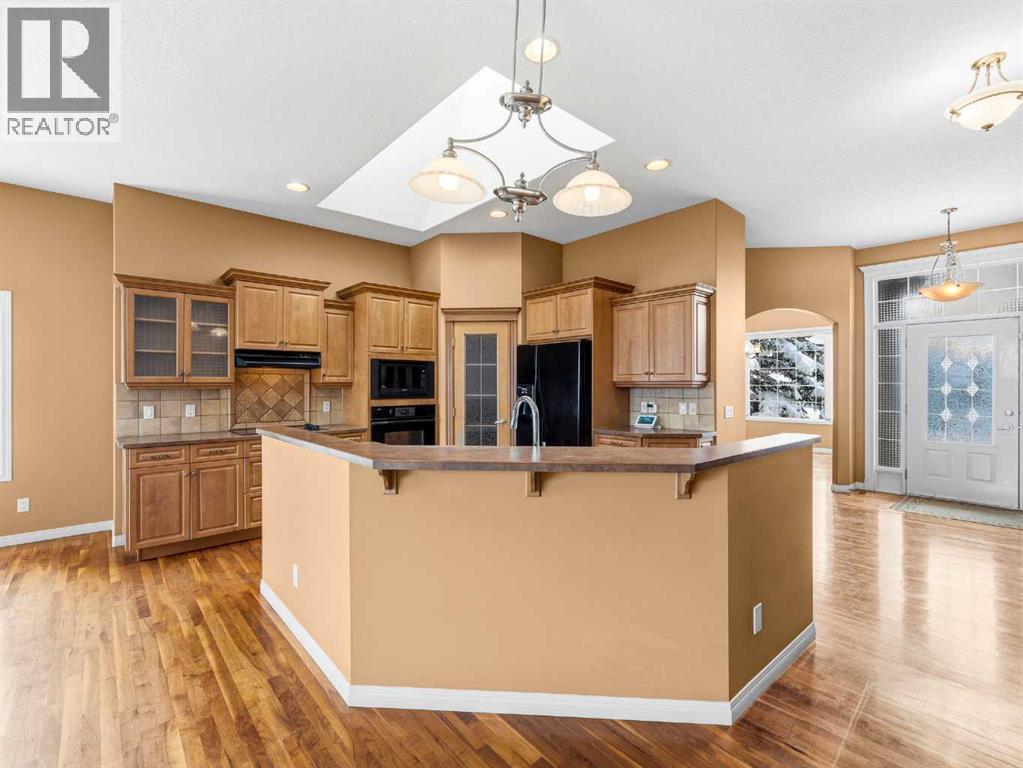 House for Sale in 157 Valley Creek Place NW|Calgary, Alberta T3B5V1 5