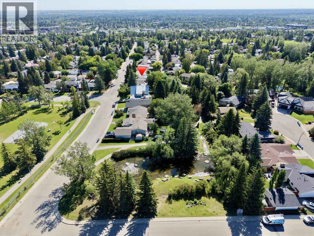 House for Sale in 931 124 Avenue SW|Calgary, Alberta T2W1T2 3