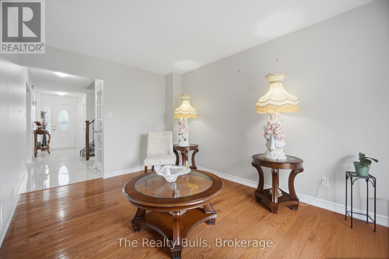 Row / Townhouse for Sale in 38 THORNTREE CRESCENT|Brampton (Fletcher's Creek South), Ontario L6Y4C5 5
