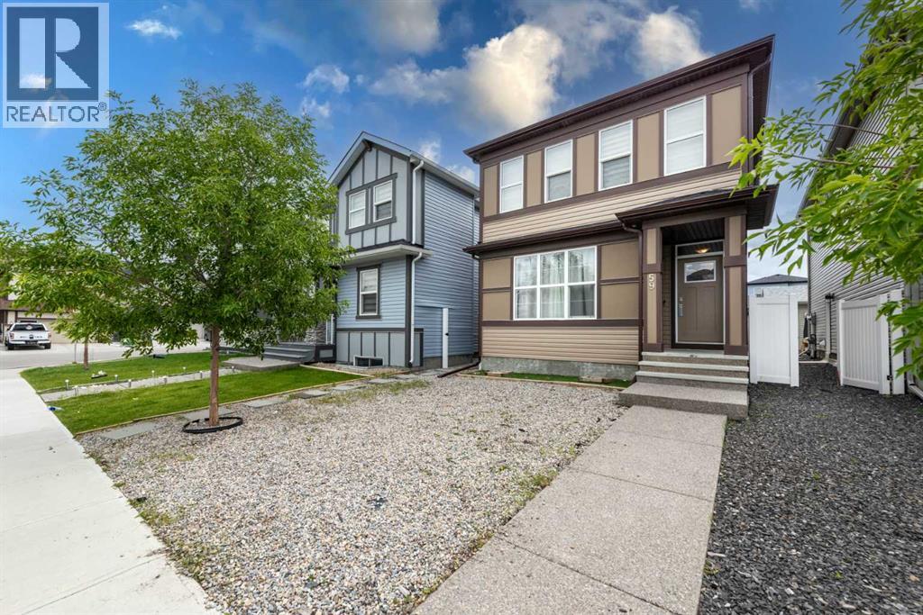 House for Sale in 59 Cornerbrook Avenue NE|Calgary, Alberta T3N1M1 2