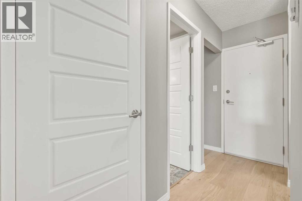 Apartment for Sale in 404, 1626 14 Avenue SW|Calgary, Alberta T3C0W5 2