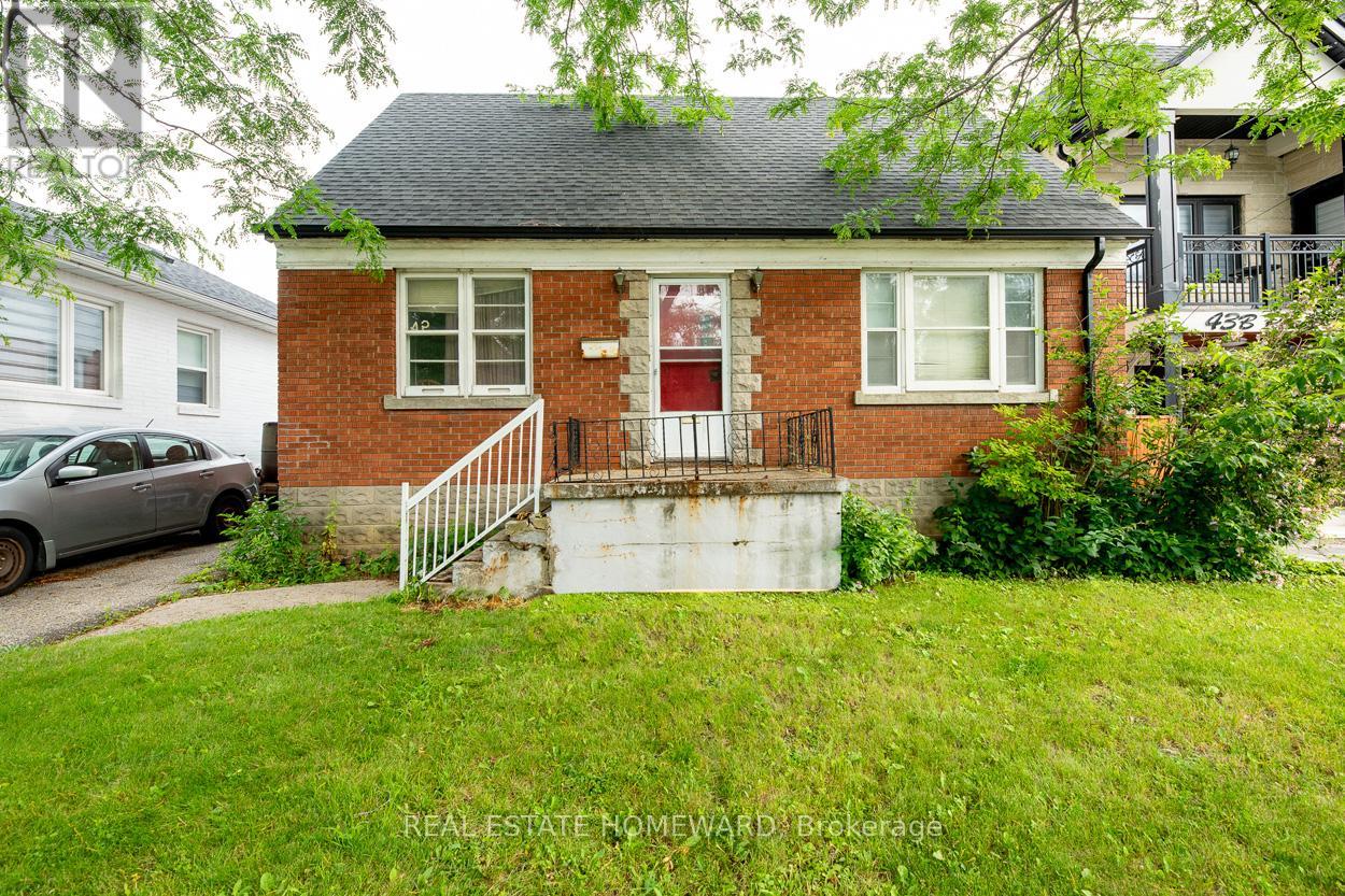 じゃんぺ For sale: 45 PARK STREET, Toronto (Birchcliffe-Cliffside), Ontario