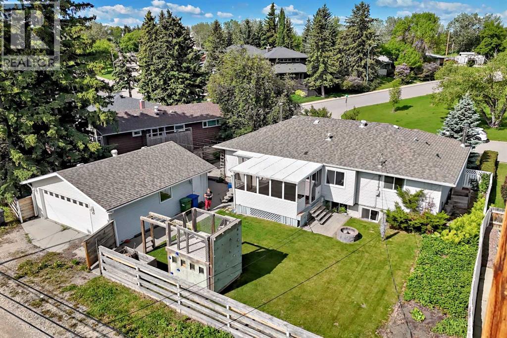 House for Sale in 42 Cardiff Drive NW|Calgary, Alberta T2K1R5 2