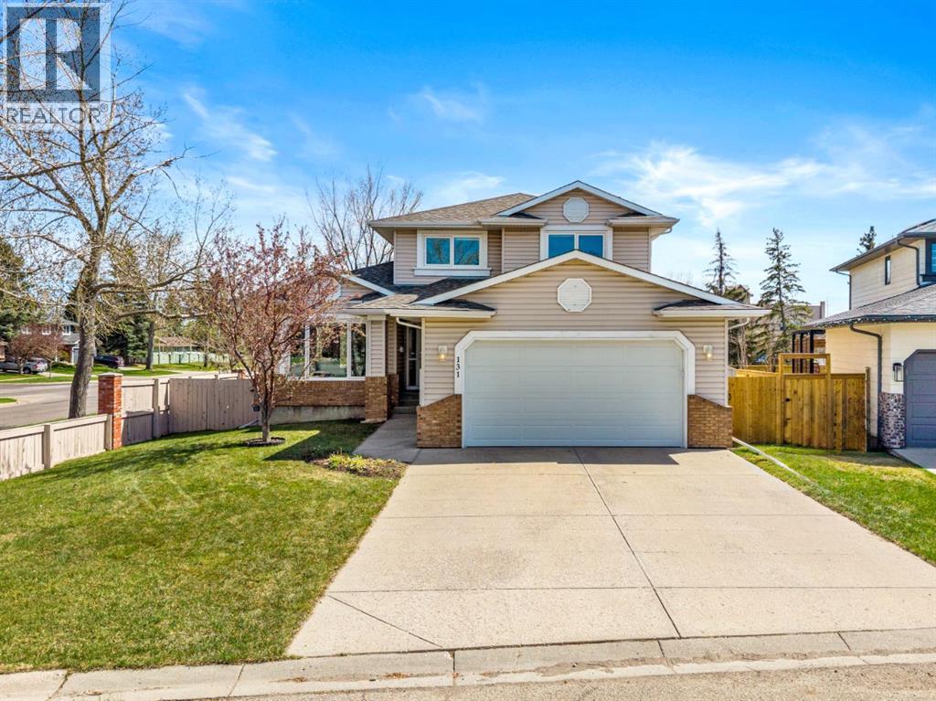House for Sale in 131 Lake Simcoe Court SE|Calgary, Alberta T2J7E7
