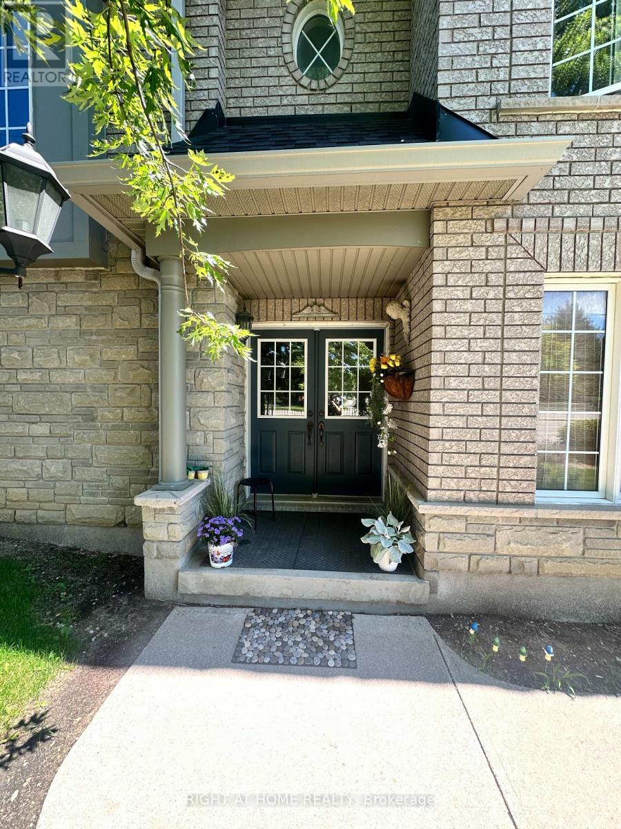 Row / Townhouse for Sale in 12 - 485 BRISTOL ROAD W|Mississauga (Hurontario), Ontario L5R4G2 3