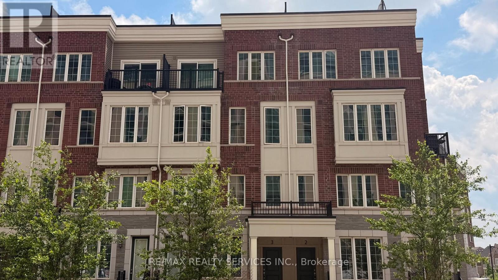 Row / Townhouse for Sale in 4 - 2205 LILLYKIN STREET|Oakville (RO River Oaks), Ontario L6H7H2