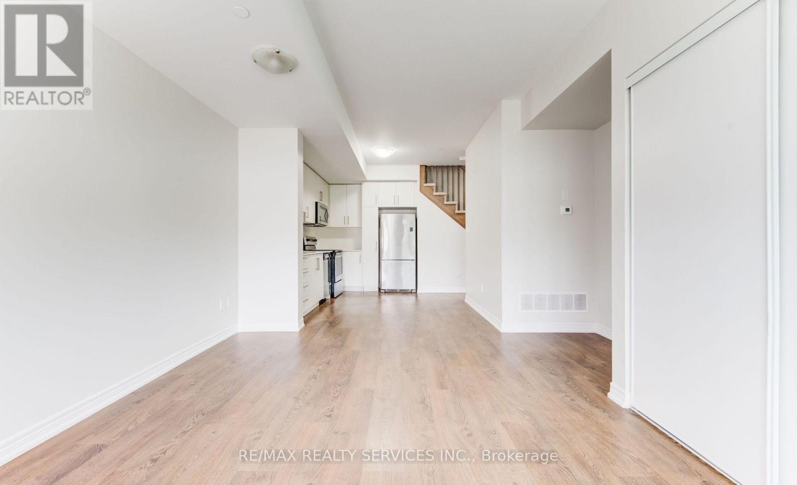 Row / Townhouse for Sale in 4 - 2205 LILLYKIN STREET|Oakville (RO River Oaks), Ontario L6H7H2 5