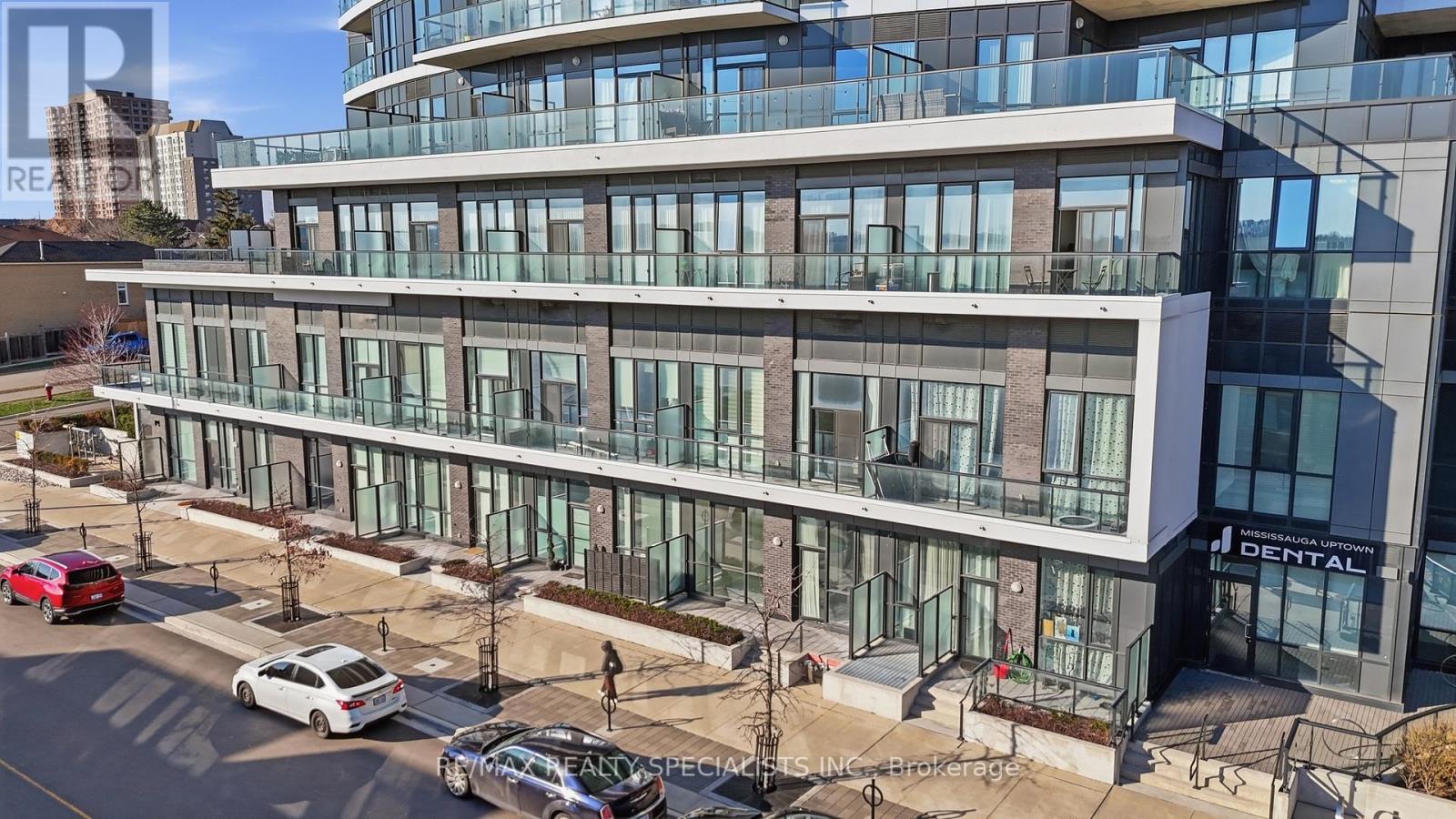 Row / Townhouse for Sale in A5 - 65 WATERGARDEN DRIVE|Mississauga (Hurontario), Ontario L5R0G9 3