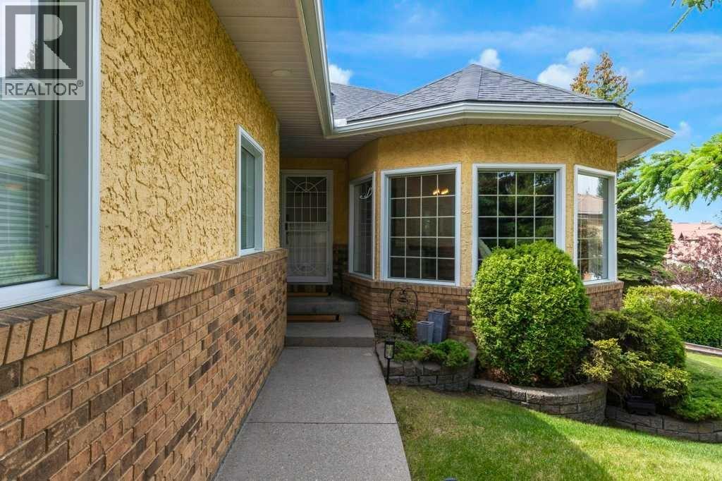 House for Sale in 63 Edenstone Way NW|Calgary, Alberta T3A3Z1 2