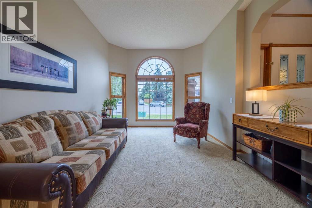 House for Sale in 19 Mckenzie Lake Manor SE|Calgary, Alberta T2Z1Y4 5