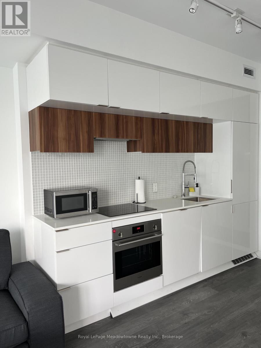 For rent: 2401 - 185 ROEHAMPTON AVENUE, Toronto (Mount Pleasant