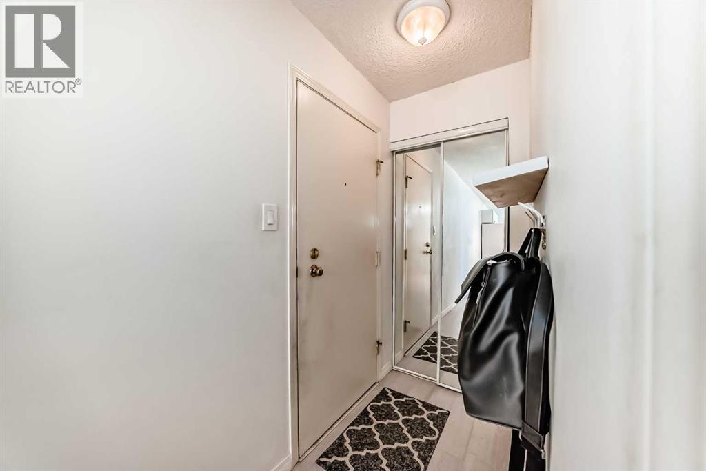 Apartment for Sale in 304, 317 14 Avenue SW|Calgary, Alberta T2R0M4 3