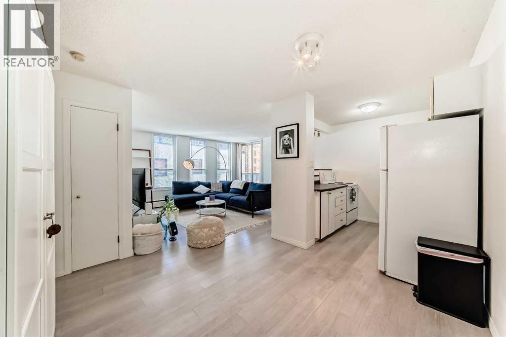 Apartment for Sale in 304, 317 14 Avenue SW|Calgary, Alberta T2R0M4 5