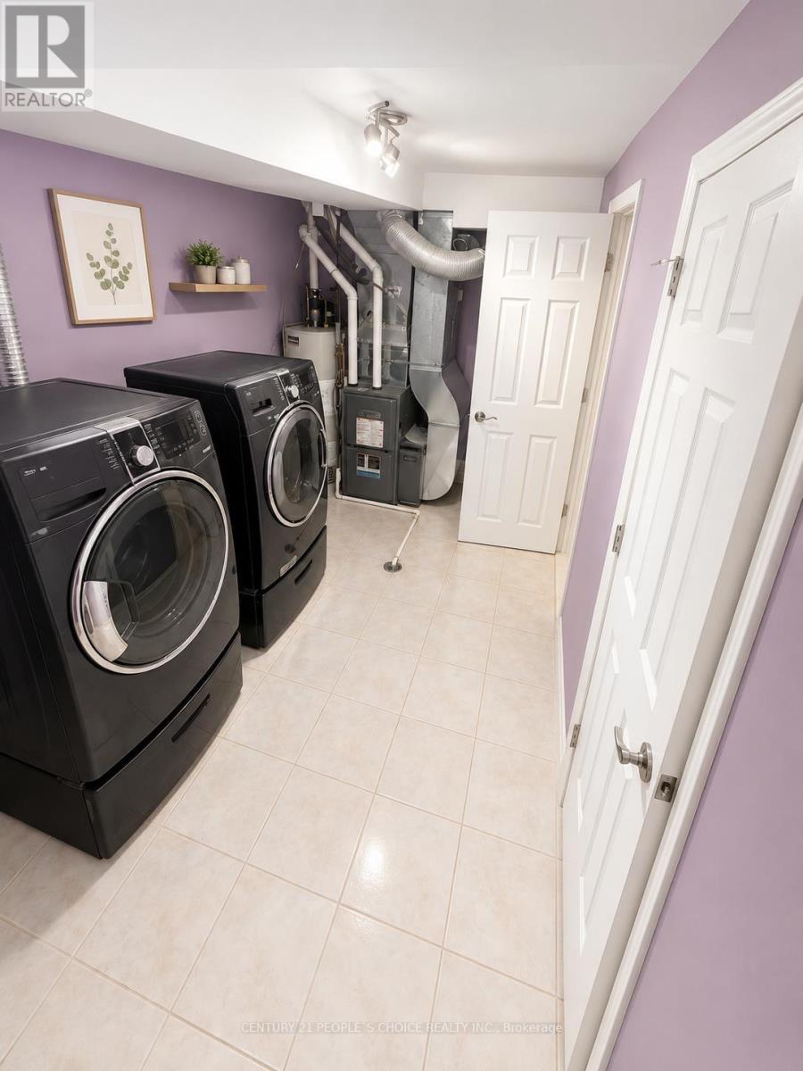 For rent: BASEMENT - 82 MACDONALD STREET, Toronto (Mimico
