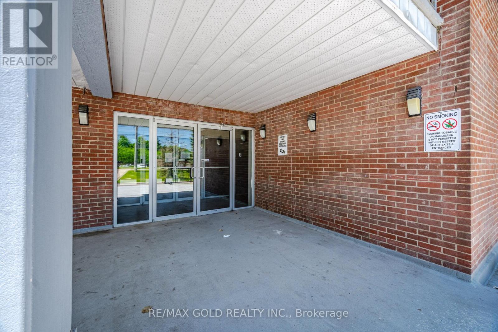 Row / Townhouse for Sale in 251 - 3025 THE CREDIT WOODLANDS DRIVE|Mississauga (Erindale), Ontario L5C2V3 3