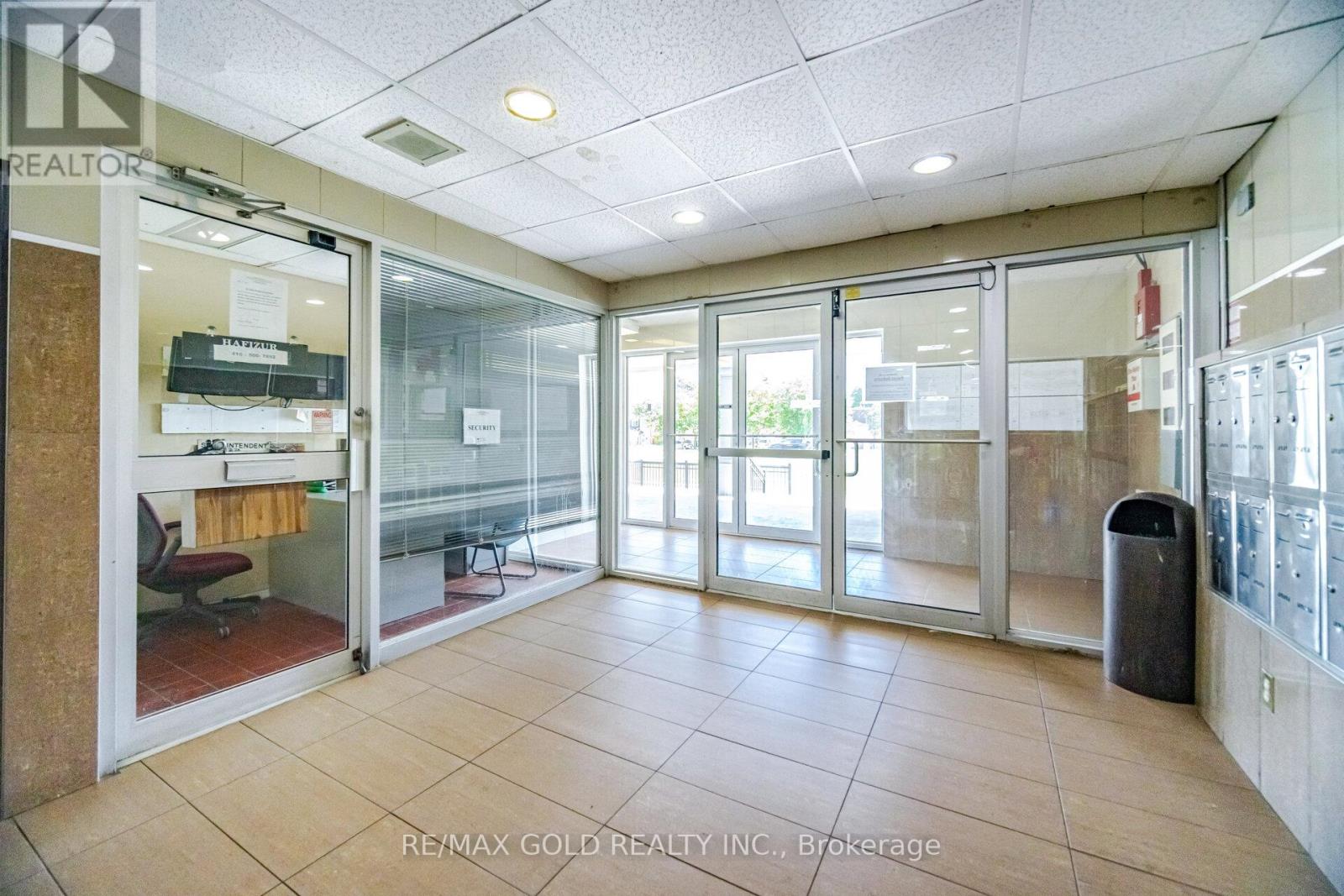 Row / Townhouse for Sale in 251 - 3025 THE CREDIT WOODLANDS DRIVE|Mississauga (Erindale), Ontario L5C2V3 4