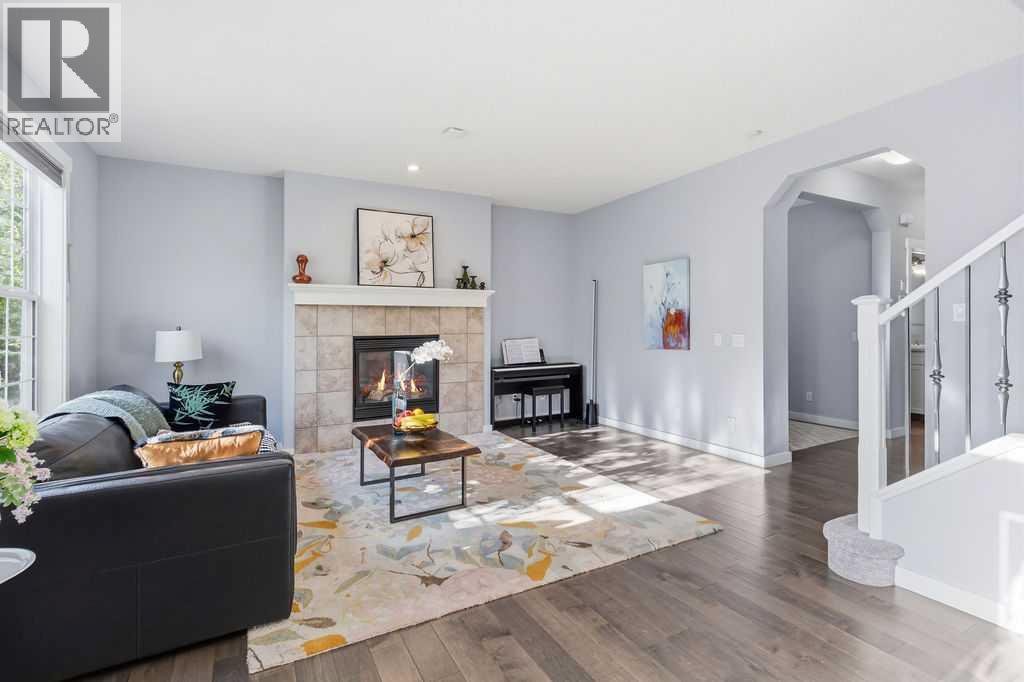 House for Sale in 122 Ypres Green SW|Calgary, Alberta T2T6M1 3