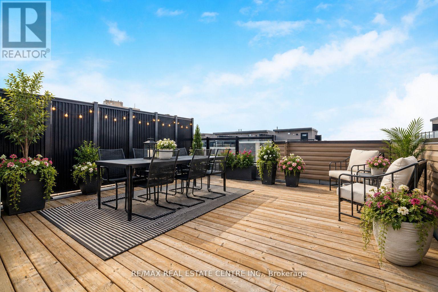 Row / Townhouse for Sale in 18 - 3409 RIDGEWAY DRIVE|Mississauga (Erin Mills), Ontario L5L0B9