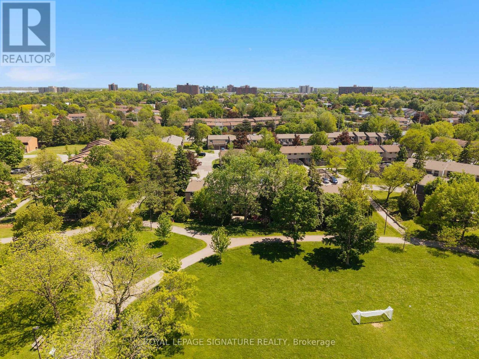 Row / Townhouse for Sale in 49 - 7430 COPENHAGEN ROAD|Mississauga (Meadowvale), Ontario L5N2C4 3