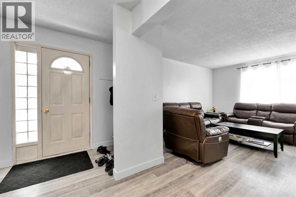 Row / Townhouse for Sale in 101, 516 Blackthorn Road NE|Calgary, Alberta T2K4W9 2