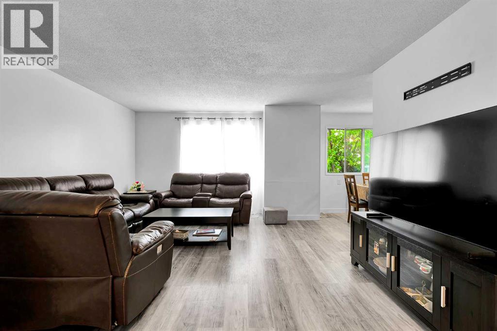 Row / Townhouse for Sale in 101, 516 Blackthorn Road NE|Calgary, Alberta T2K4W9 3