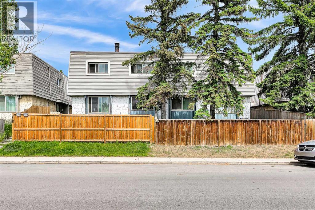 Row / Townhouse for Sale in 101, 516 Blackthorn Road NE|Calgary, Alberta T2K4W9