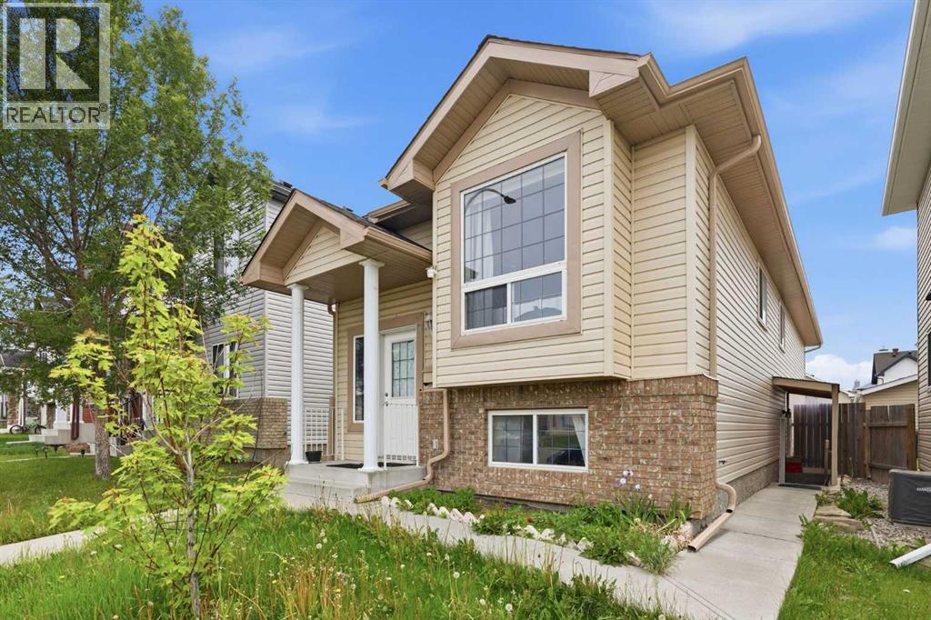 House for Sale in 20 Saddlefield Road NE|Calgary, Alberta T3J4Z8 3