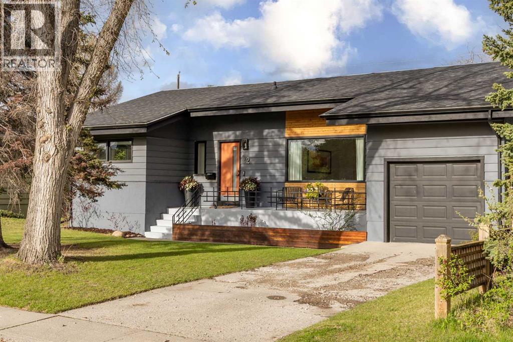 House for Sale in 32 Westminster Drive SW|Calgary, Alberta T3C2S9