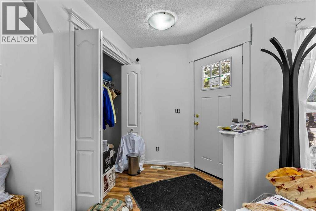 House for Sale in 303 Bridlemeadows Common SW|Calgary, Alberta T2Y5C4 3