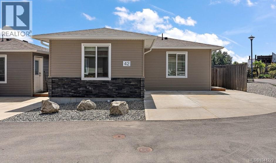 For sale: 42 7650 Qwuc Chus Lane, Central Saanich, British