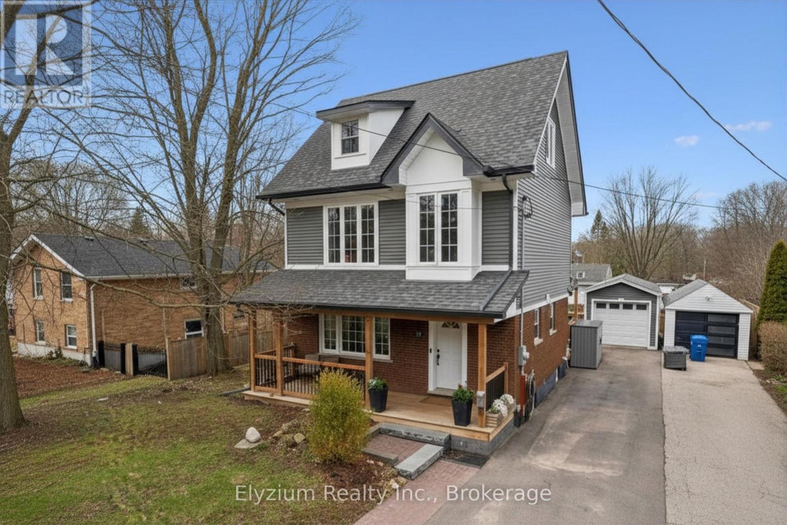 10 WINSTON CRESCENT