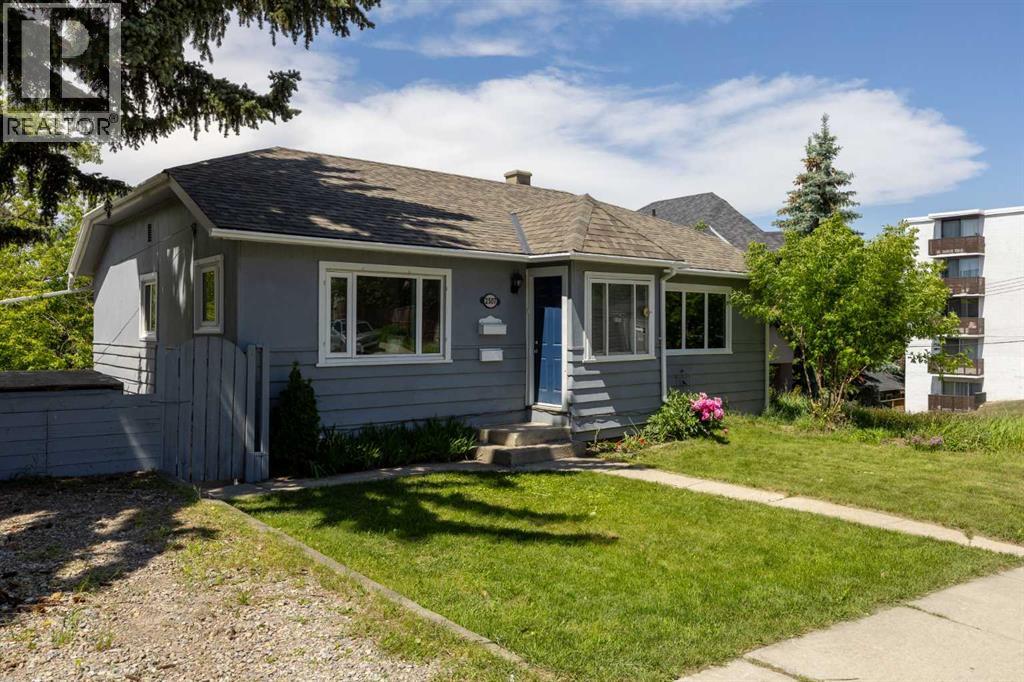 House for Sale in 2507 15A Street SW|Calgary, Alberta T2T4B8 3