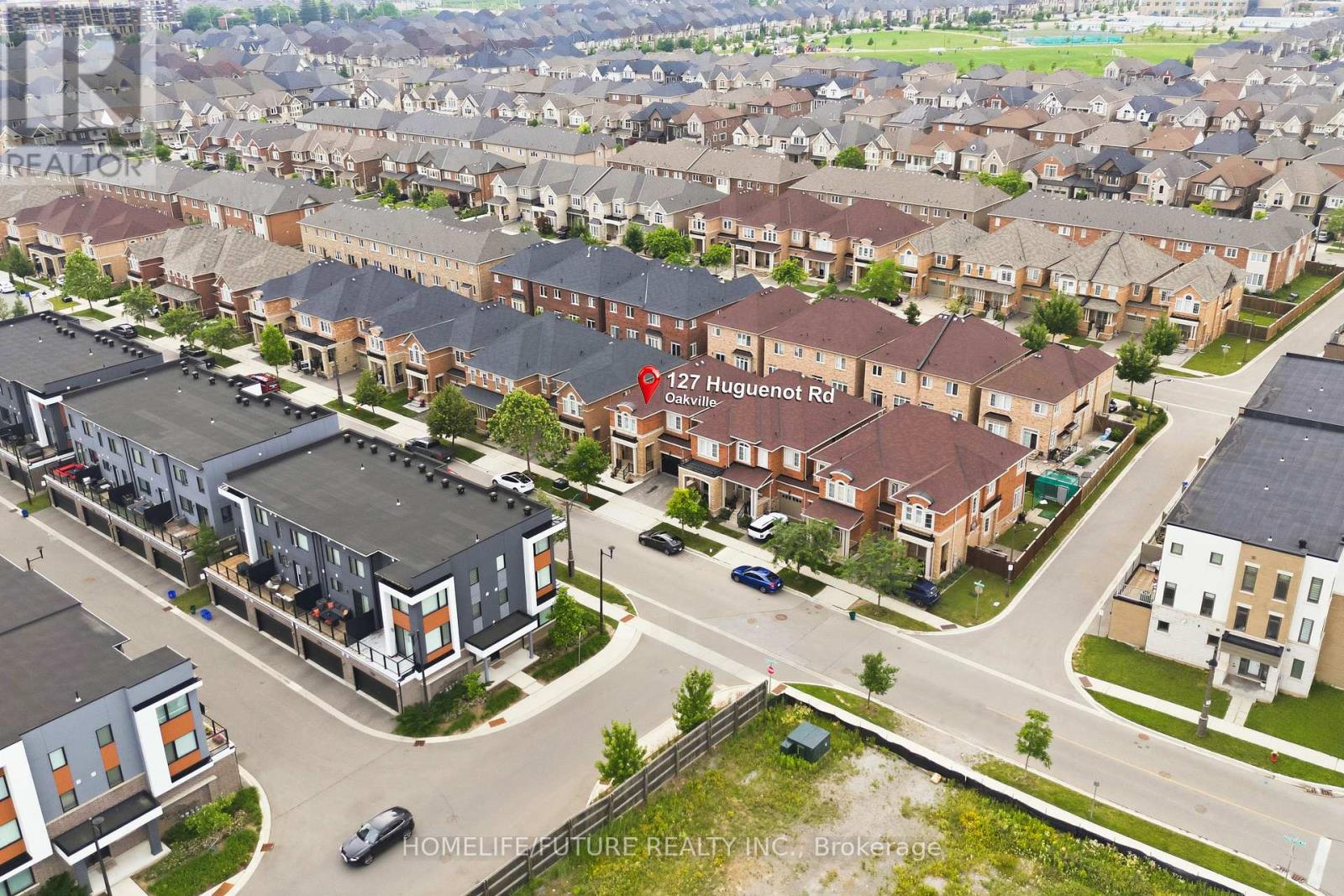 Row / Townhouse for Sale in 127 HUGUENOT ROAD|Oakville (GO Glenorchy), Ontario L8H0M3 4