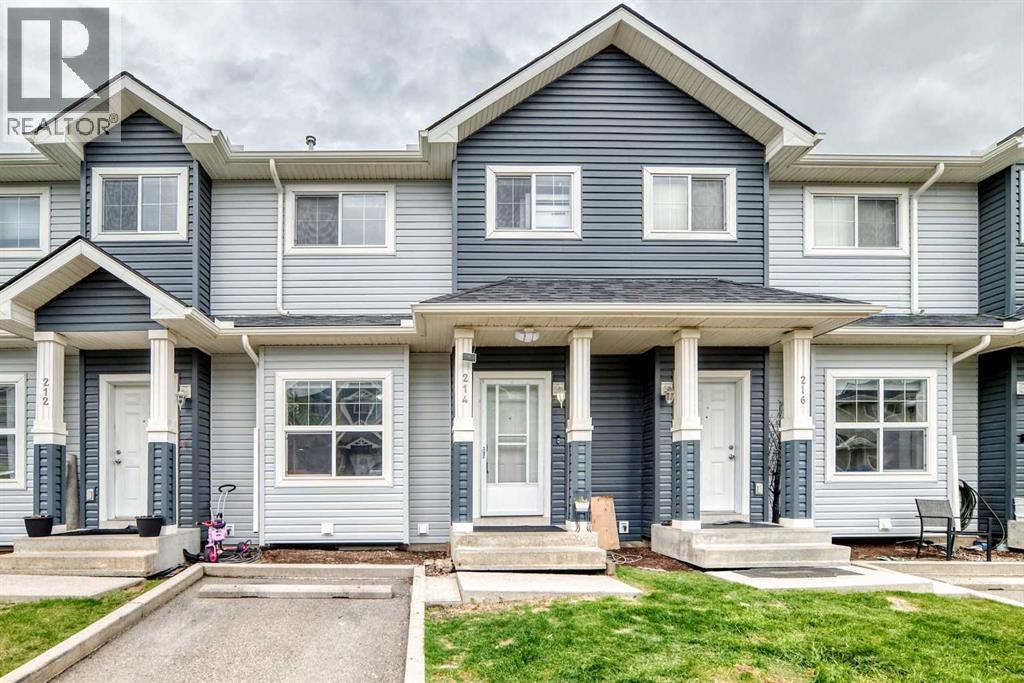 Row / Townhouse for Sale in 214, 111 Tarawood Lane NE|Calgary, Alberta T3J0B9