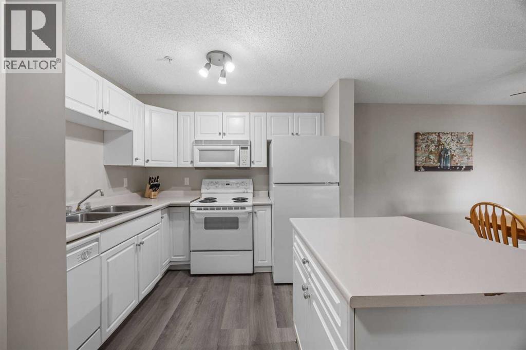Apartment for Sale in 2206, 2000 Millrise Point SW|Calgary, Alberta T2P3W4 5