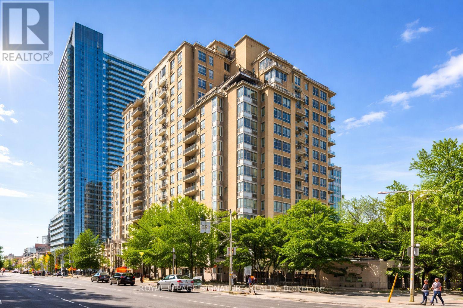813 - 123 EGLINTON AVENUE E