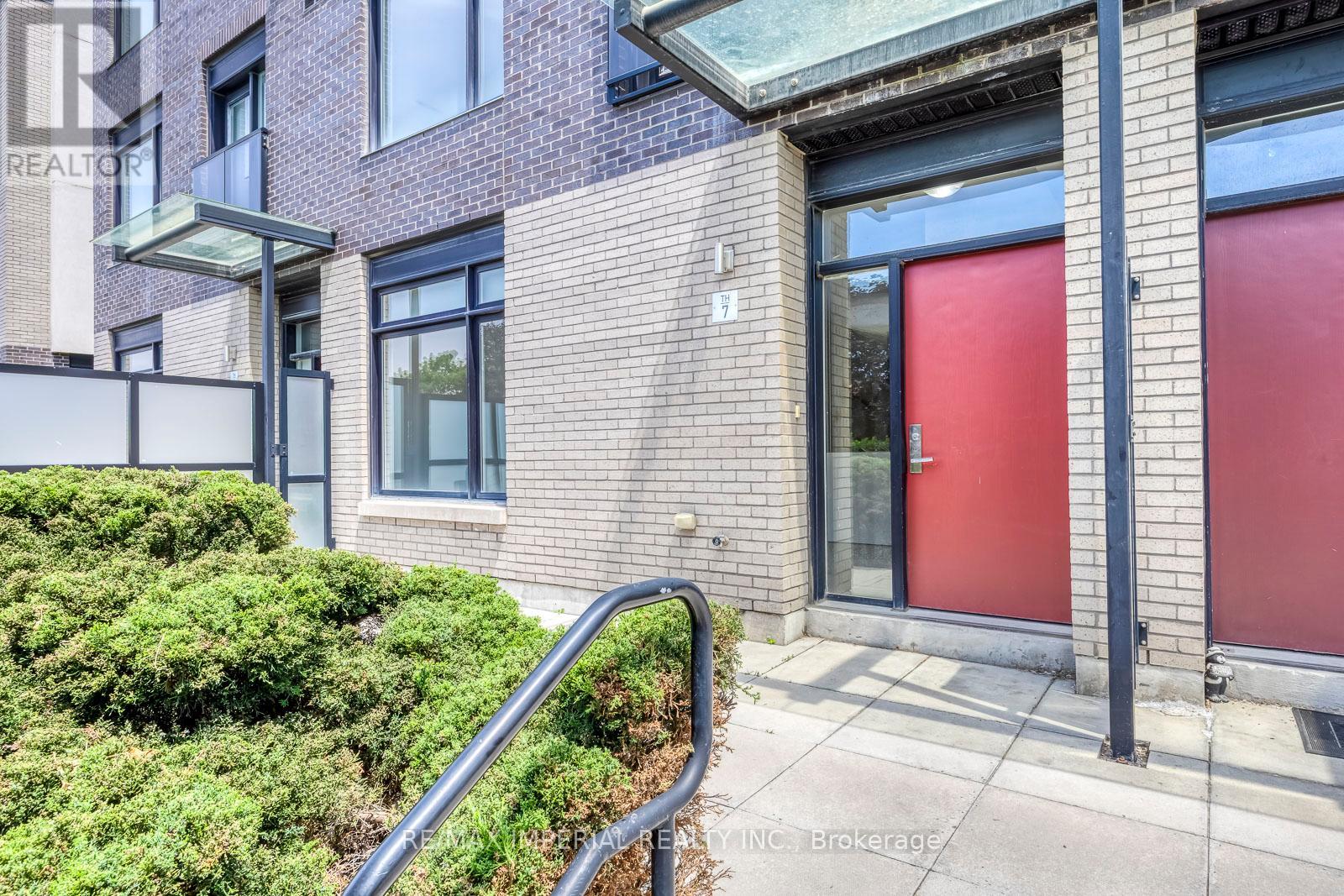 Row / Townhouse for Sale in 7 - 4020 PARKSIDE VILLAGE DRIVE|Mississauga (Creditview), Ontario L5B0K2 2