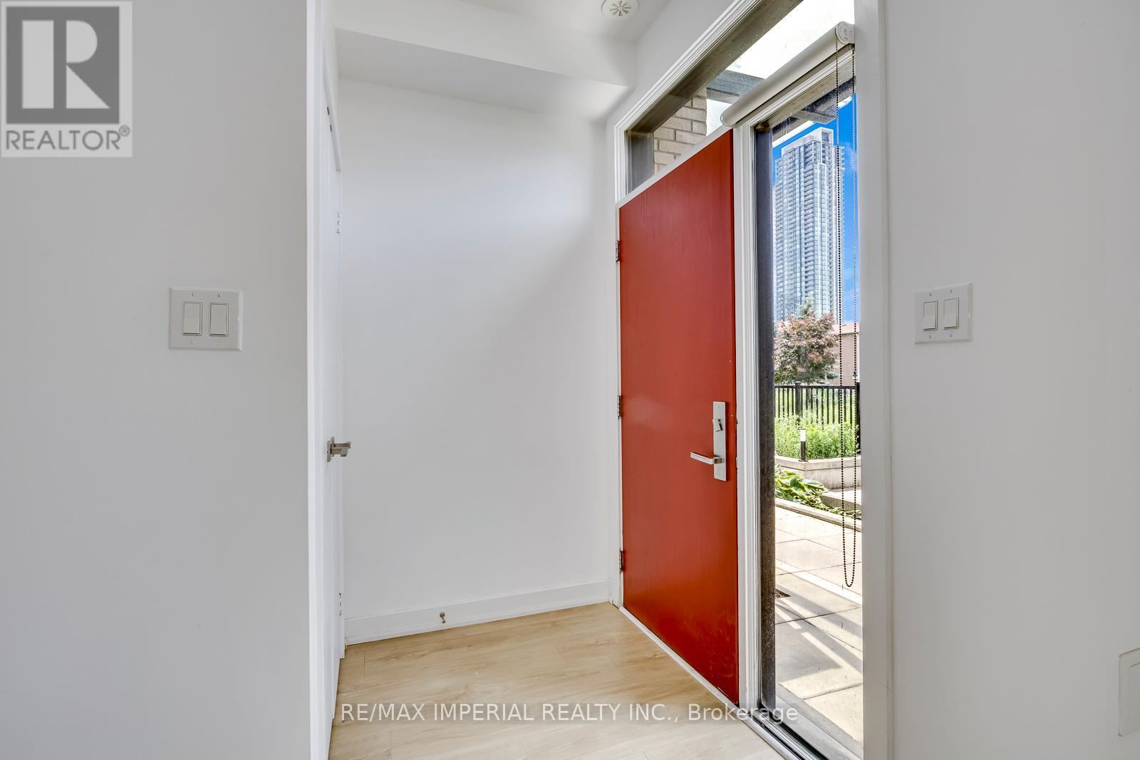 Row / Townhouse for Sale in 7 - 4020 PARKSIDE VILLAGE DRIVE|Mississauga (Creditview), Ontario L5B0K2 5