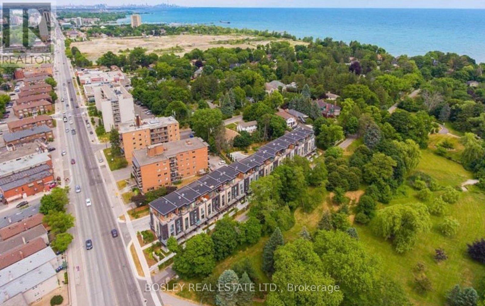 Row / Townhouse for Sale in 7 GODFREY'S LANE|Mississauga (Port Credit), Ontario L5H2T1 3
