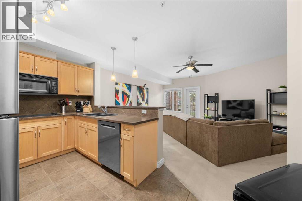 Apartment for Sale in 117, 60 Royal Oak Plaza NW|Calgary, Alberta T3G0A7 2