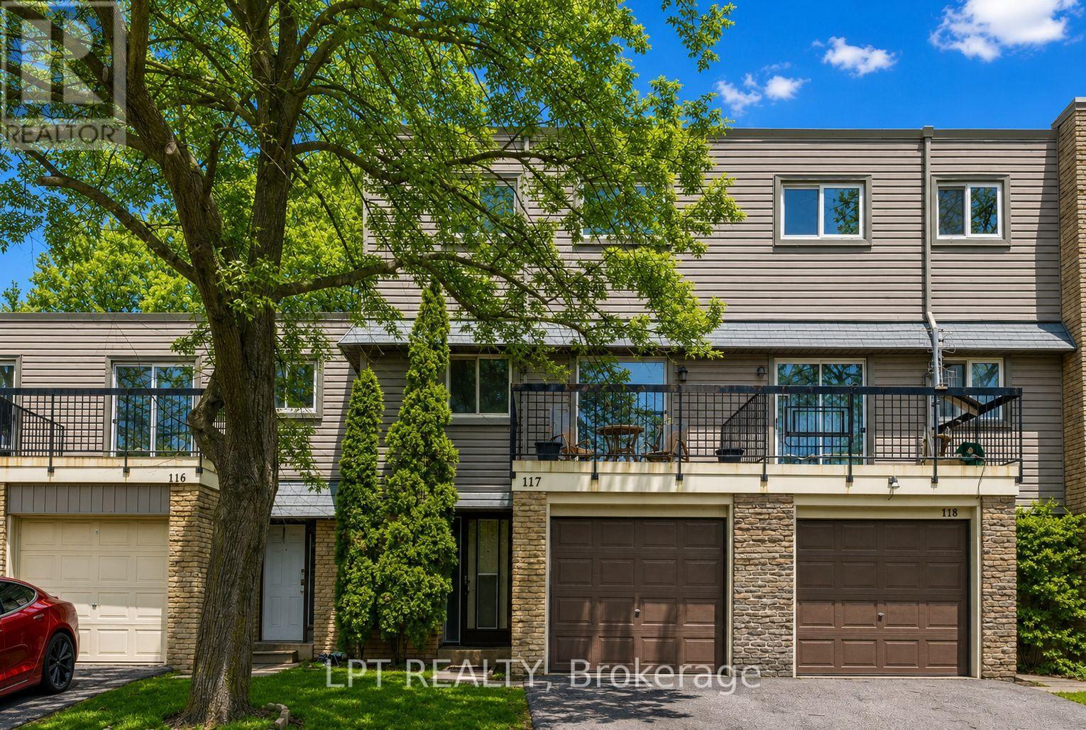 Row / Townhouse for Sale in 117 - 2315 BROMSGROVE ROAD|Mississauga (Clarkson), Ontario L5J4A6