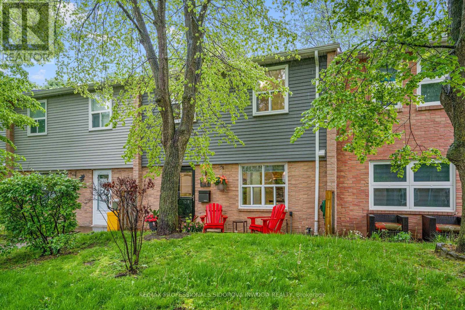 Row / Townhouse for Sale in 129 - 1050 SHAWNMARR ROAD|Mississauga (Port Credit), Ontario L5H3V1 2