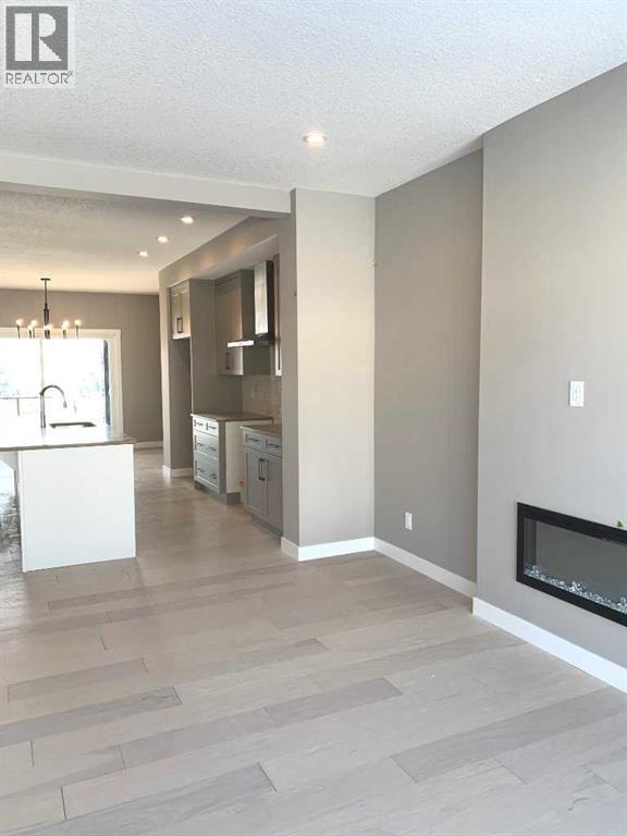 House for Sale in 160 Crimson Ridge Place NW|Calgary, Alberta T3L0K4 3