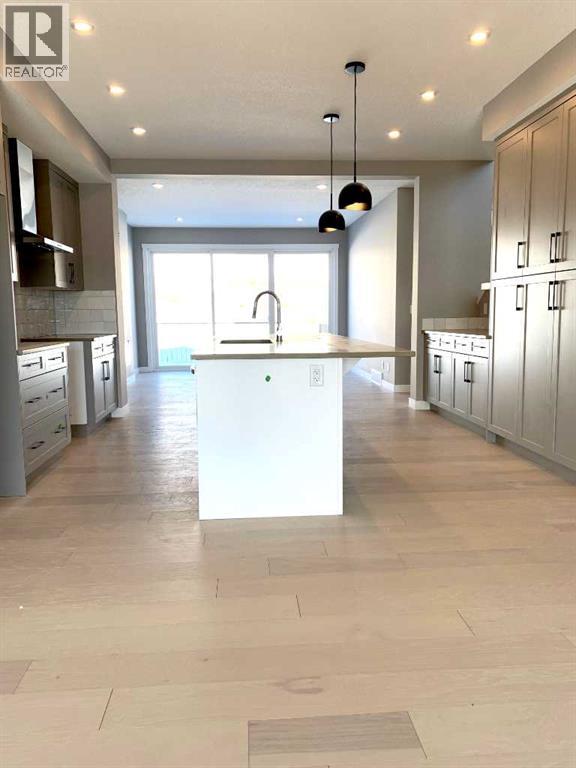 House for Sale in 160 Crimson Ridge Place NW|Calgary, Alberta T3L0K4 5