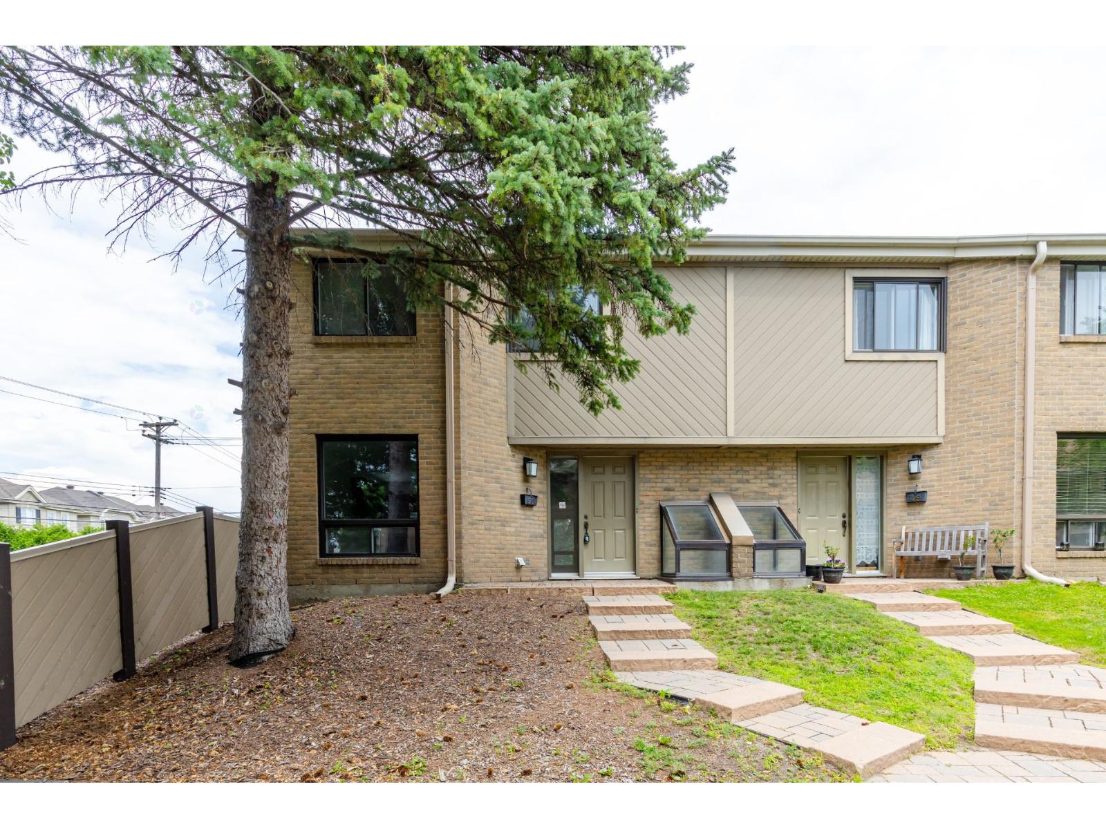 555Z Montrose Drive