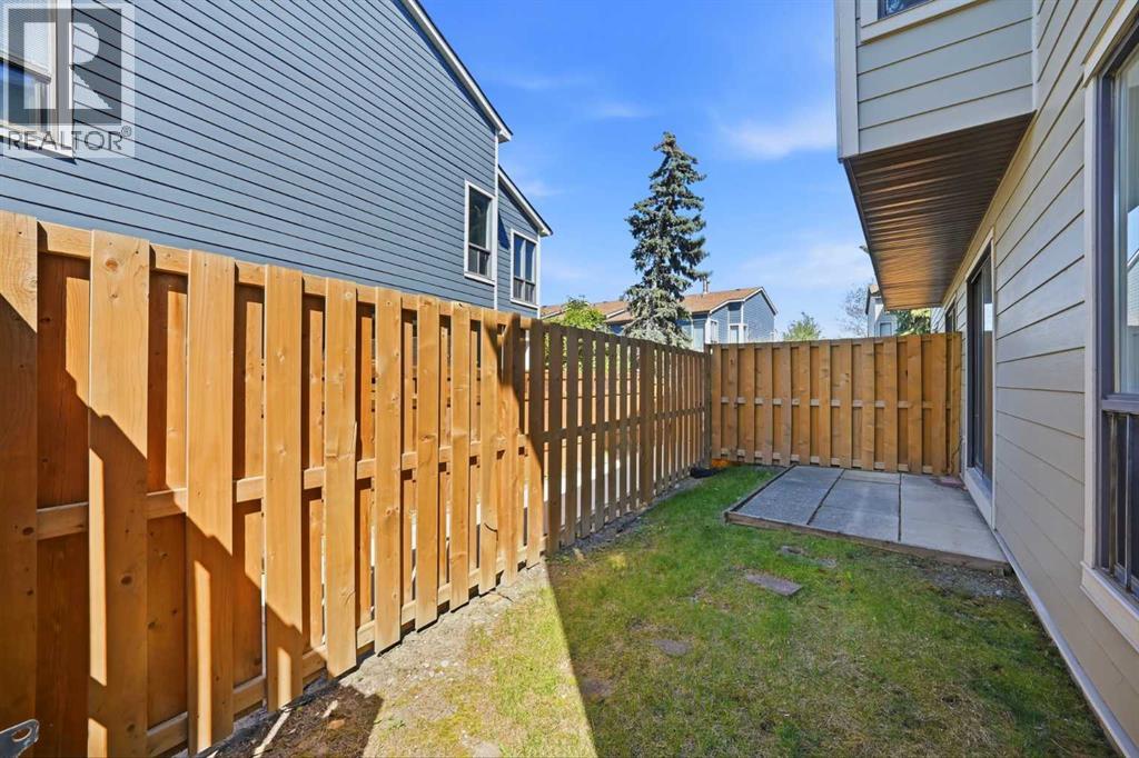 Row / Townhouse for Sale in 1, 108 Grier Terrace NE|Calgary, Alberta T2K5Y6 4