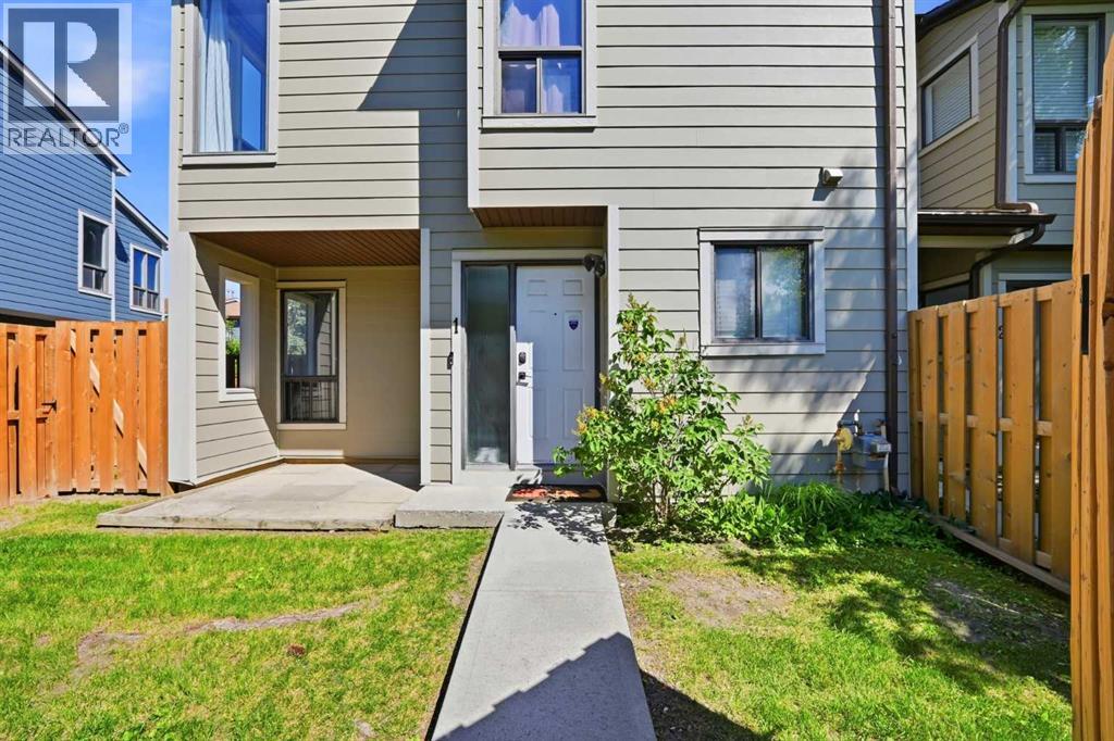Row / Townhouse for Sale in 1, 108 Grier Terrace NE|Calgary, Alberta T2K5Y6 2