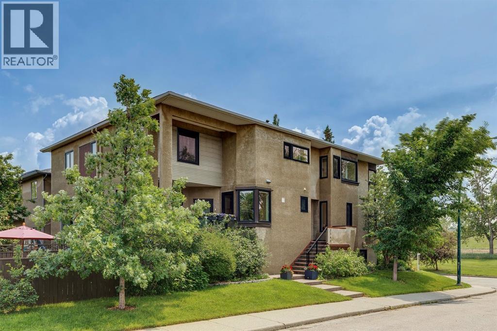 Duplex for Sale in 2344 Broadview Road NW|Calgary, Alberta T2N3J4