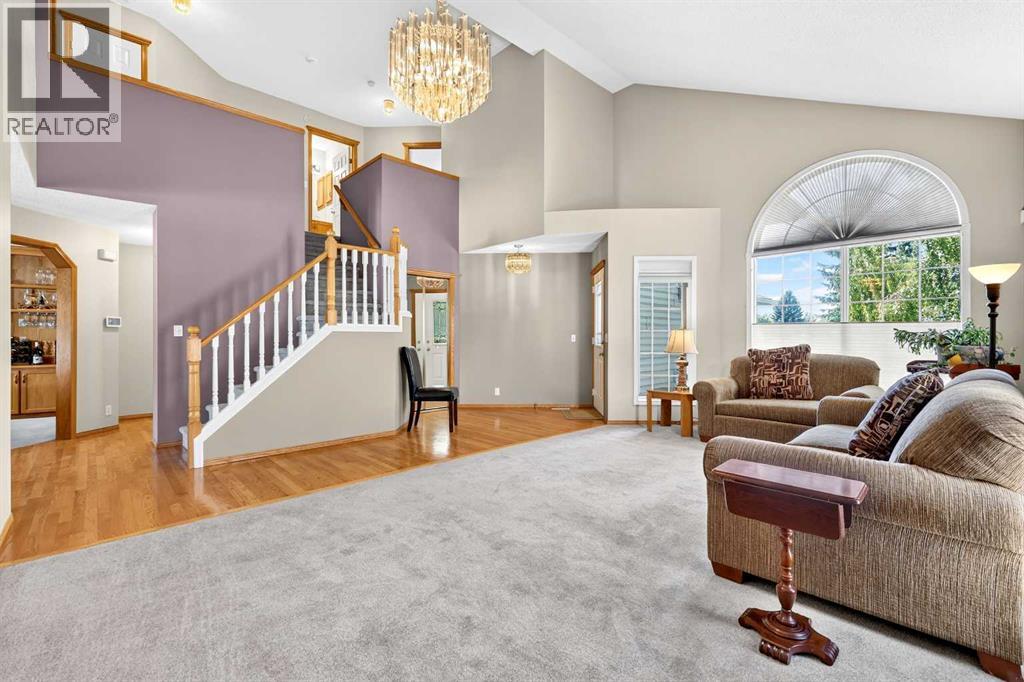 House for Sale in 72 Douglas Park Boulevard SE|Calgary, Alberta T2Z2K9 2