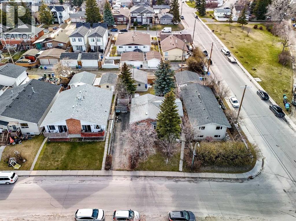 House for Sale in 903 40 Street SW|Calgary, Alberta T3C1W4 2